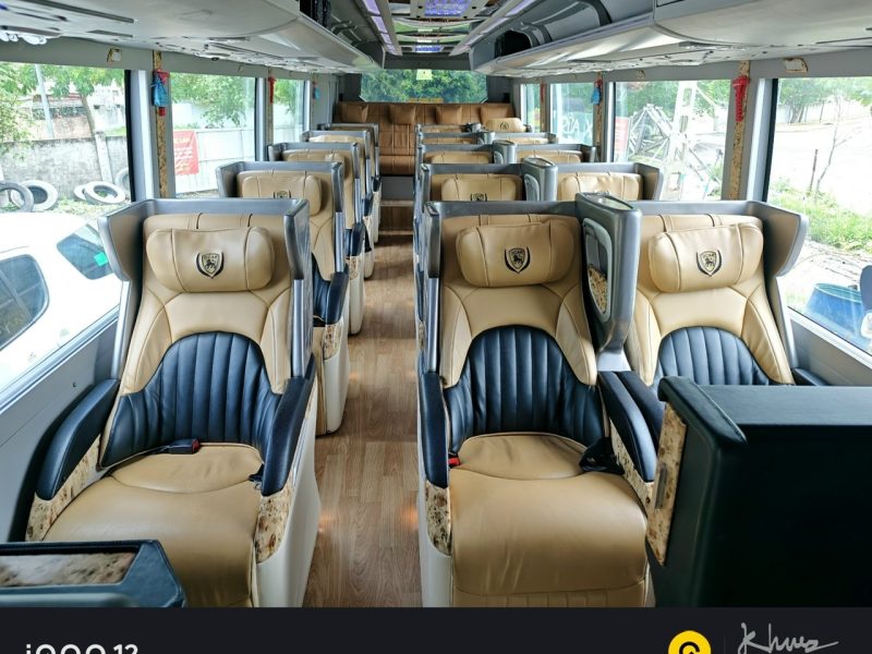 Luxury limousine bus from Hanoi to Ha Giang with premium seating for comfortable daytime travel.